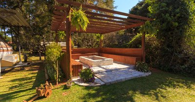 Pergola selber bauen: Materialwahl und statische Grundlagen