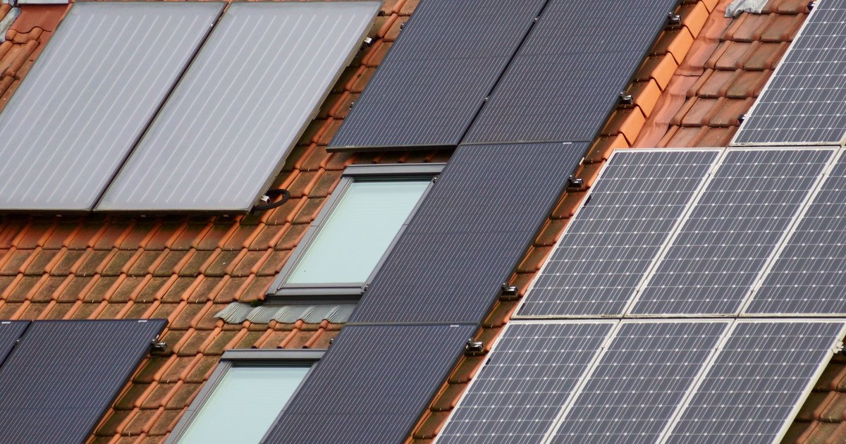 Solarthermie für Warmwasser: Kosten und Förderung 2026